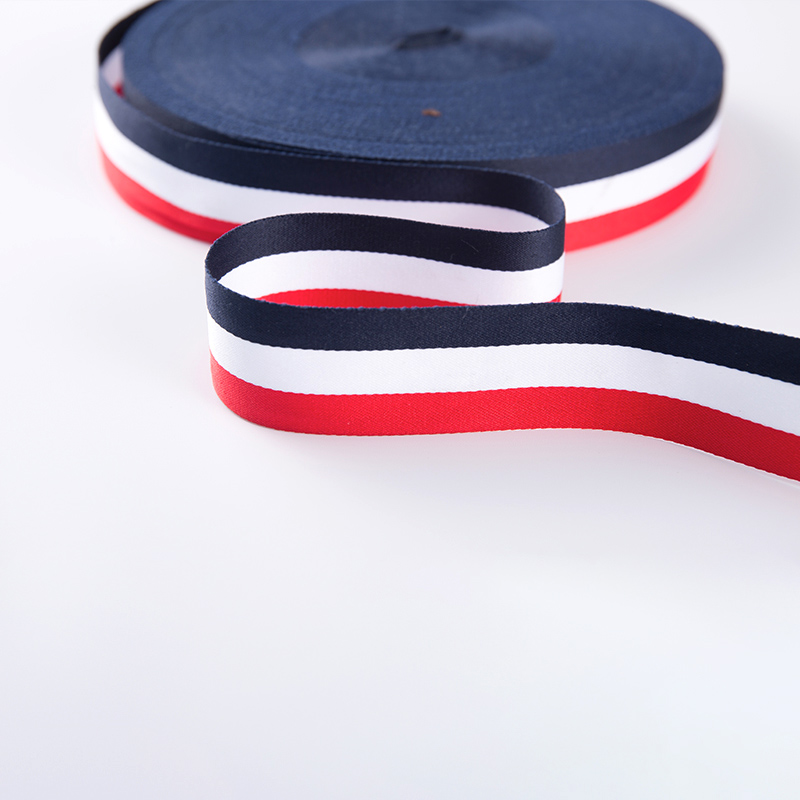 Neulottu teippipainotekniikka: teknologiset innovaatiot johtavat rajattomaan muotoiluun